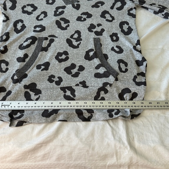 Doe & Rae Oversized Leopard Print Pullover Lightweight Hoodie Sweatshirt‎ Medium - Picture 13 of 14